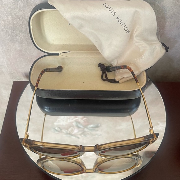 LOUIS VUITTON WILLOW SUNGLASSES CASE DRAW POUCH MINT CONDITION - Picture 4 of 8